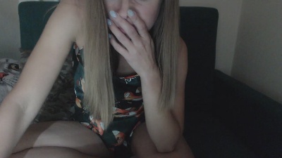 BlondyAndrea live cam on Cam4