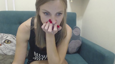 BlondyAndrea live cam on Cam4