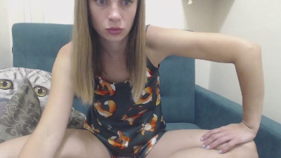 BlondyAndrea live cam on Cam4