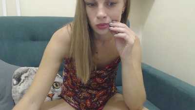 BlondyAndrea live cam on Cam4