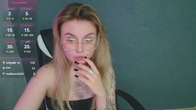 BlondyFox live cam preview