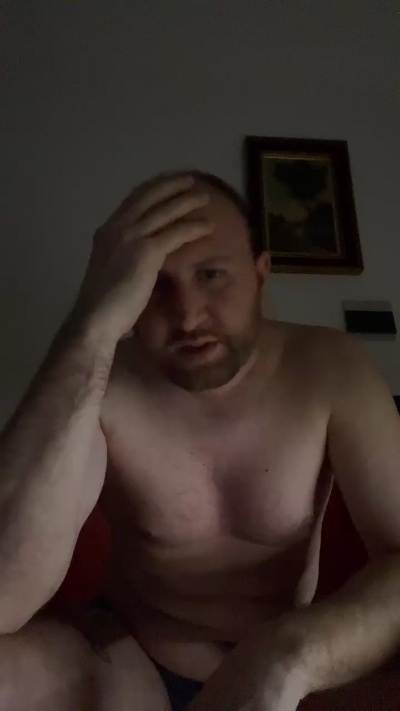 Blu910 live male webcam from Italy