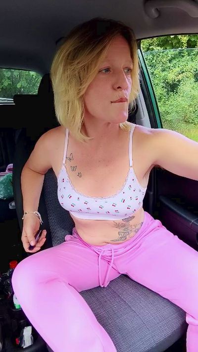 BlueEye_Girl live cam on Cam4
