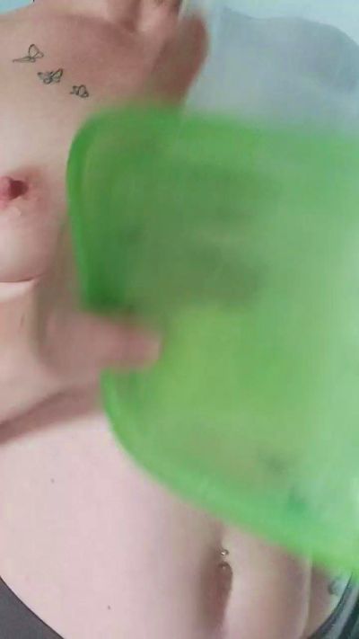 BlueEye_Girl live cam on Cam4