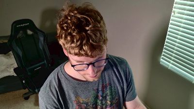 BlueEyedTallGuy live cam on Cam4