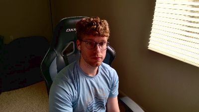 BlueEyedTallGuy live cam on Cam4