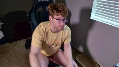 BlueEyedTallGuy live cam on Cam4