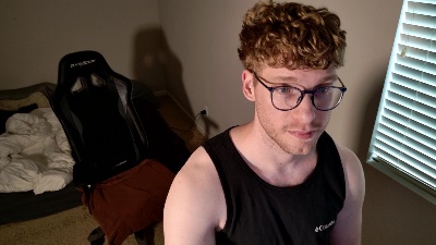 BlueEyedTallGuy live cam on Cam4
