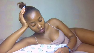 Blue_ivy live cam on Cam4