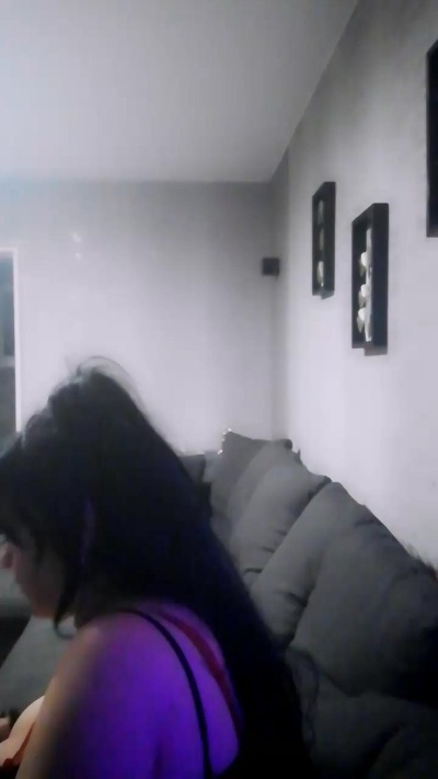 Blume696 live cam on Cam4