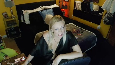 BoOtsieBaby live cam on Cam4