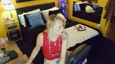 BoOtsieBaby live cam on Cam4