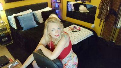 BoOtsieBaby live cam on Cam4