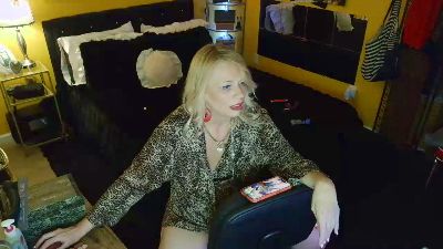 BoOtsieBaby live cam on Cam4