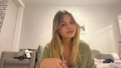 BobbyeGombert live cam on Cam4