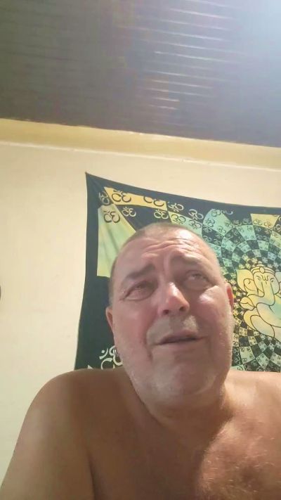 Bobosse837 live cam on Cam4