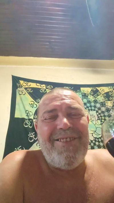 Bobosse837 live cam on Cam4