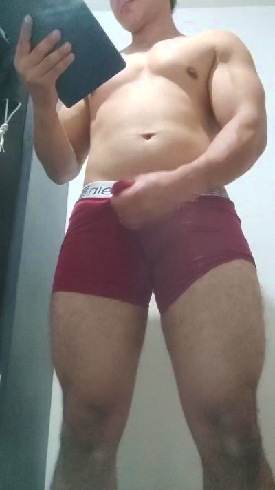 Bodybuildjuan live cam on Cam4