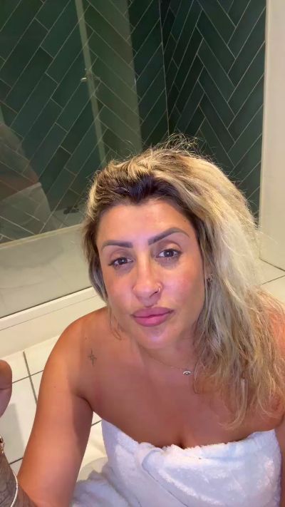 BombaShakira live cam on Cam4