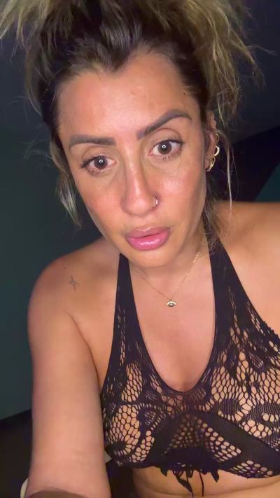 BombaShakira live cam on Cam4