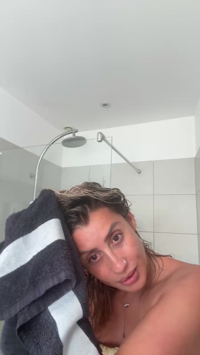 BombaShakira live cam on Cam4