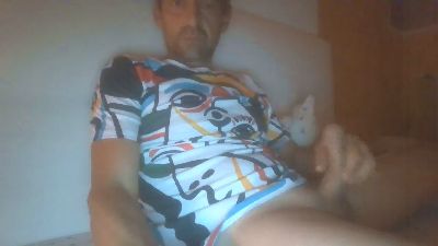 Bombasexiii85 live cam on Cam4