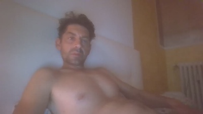 Bombasexiii85 live cam on Cam4