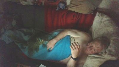 Bomber42 live cam on Cam4