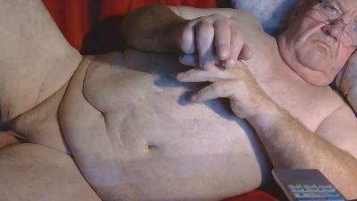 Bomber42 live cam on Cam4