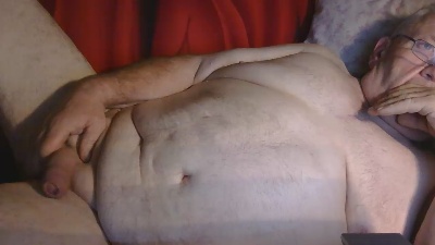 Bomber42 live cam on Cam4