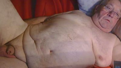 Bomber42 live cam on Cam4