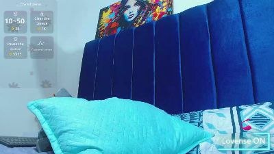 Bombom_brown1 live cam on Cam4