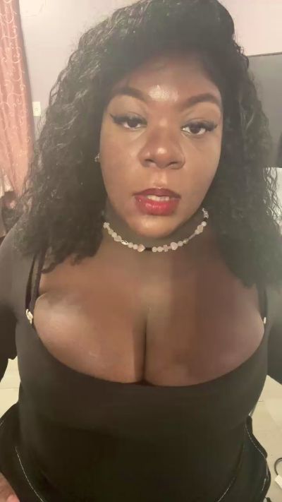 Bombshellluxe live cam on Cam4