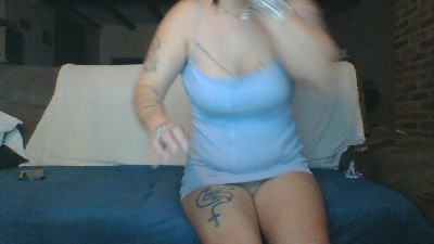 Bonnyandclide73 live cam on Cam4