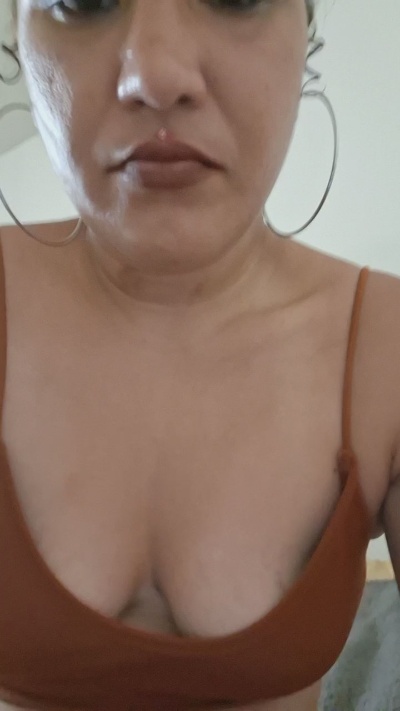 BoriquenBella live cam on Cam4