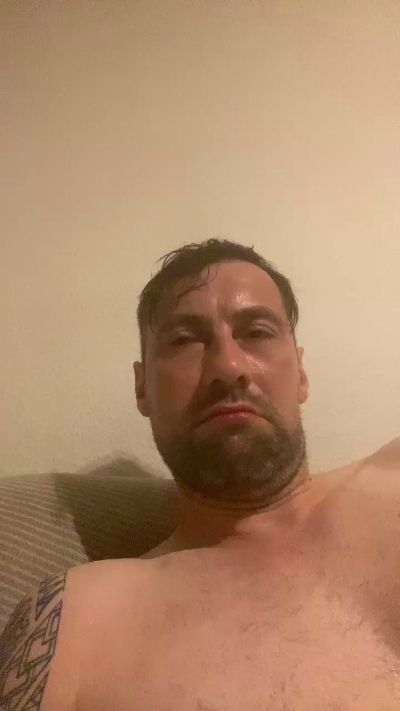 Bornbrecht83 live cam on Cam4