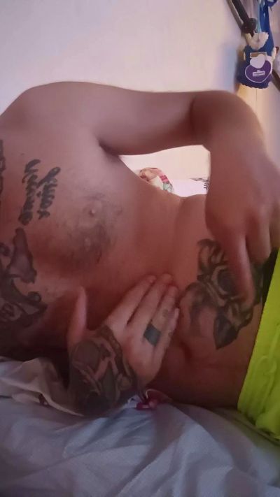 Boss6990 live cam on Cam4