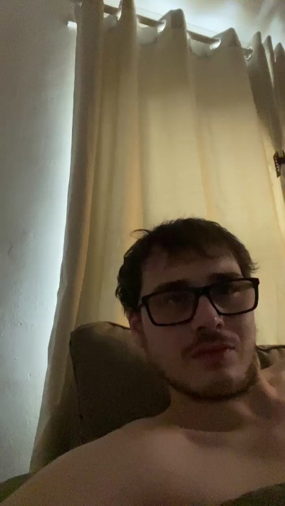 Bottombrit02 live cam on Cam4