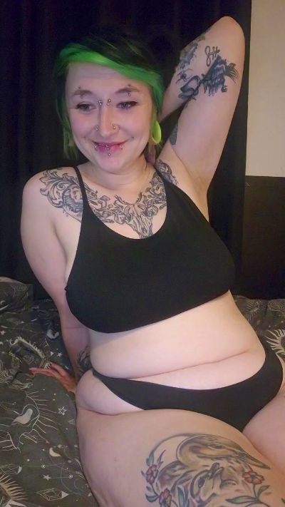 BouncingBailey live cam on Cam4