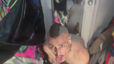 Boy2ServU live cam on Cam4