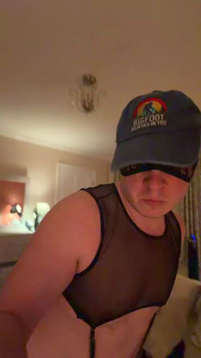 Boy4maturedaddy live cam on Cam4