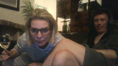 BoyOnTheSquare live cam on Cam4