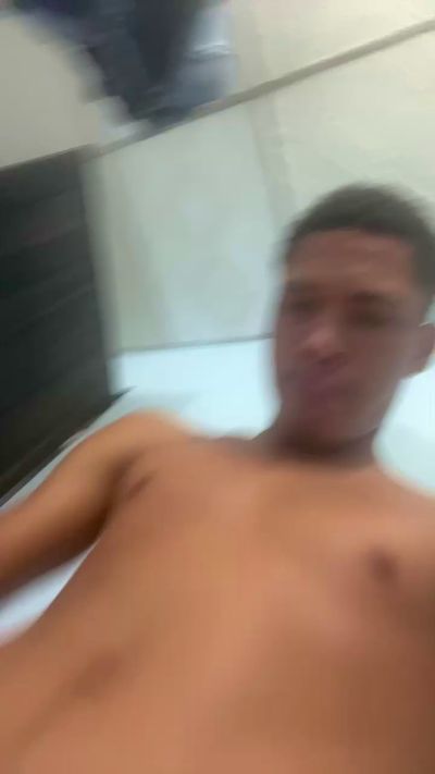 Boy_hotdirty1 live cam on Cam4