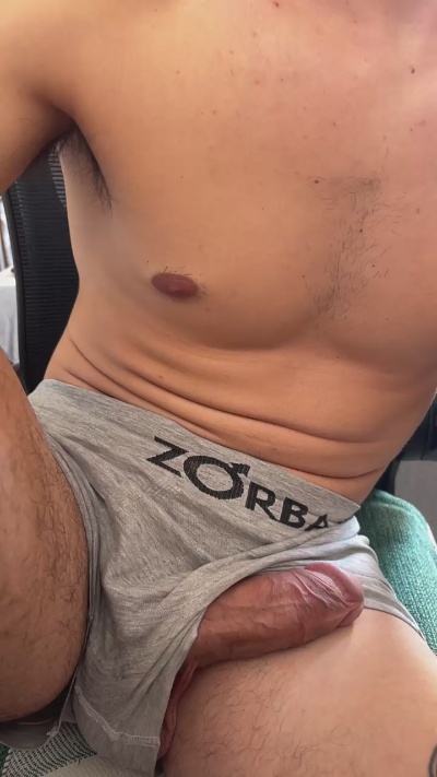 Boyzin0414 live cam on Cam4