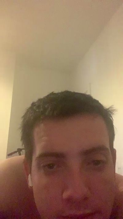 Bradz245 live cam on Cam4