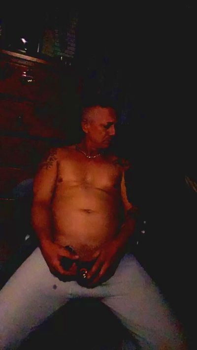 BrandRich1 live cam on Cam4