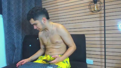 BrandoCraw live cam on Cam4