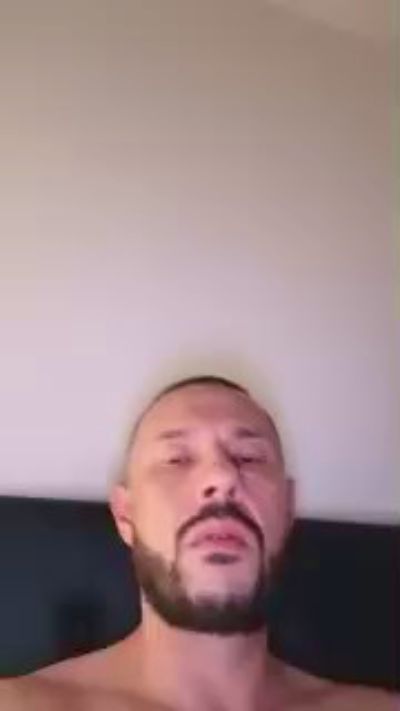 Bratan35000 live cam on Cam4