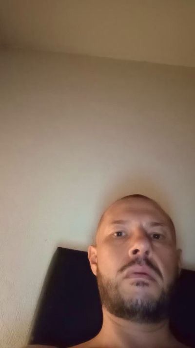 Bratan35000 live cam on Cam4