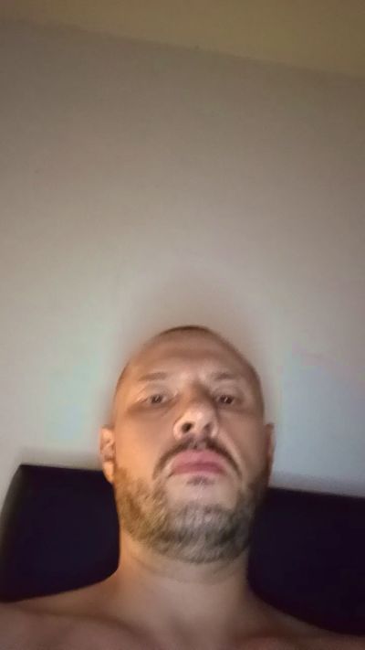 Bratan35000 live cam on Cam4